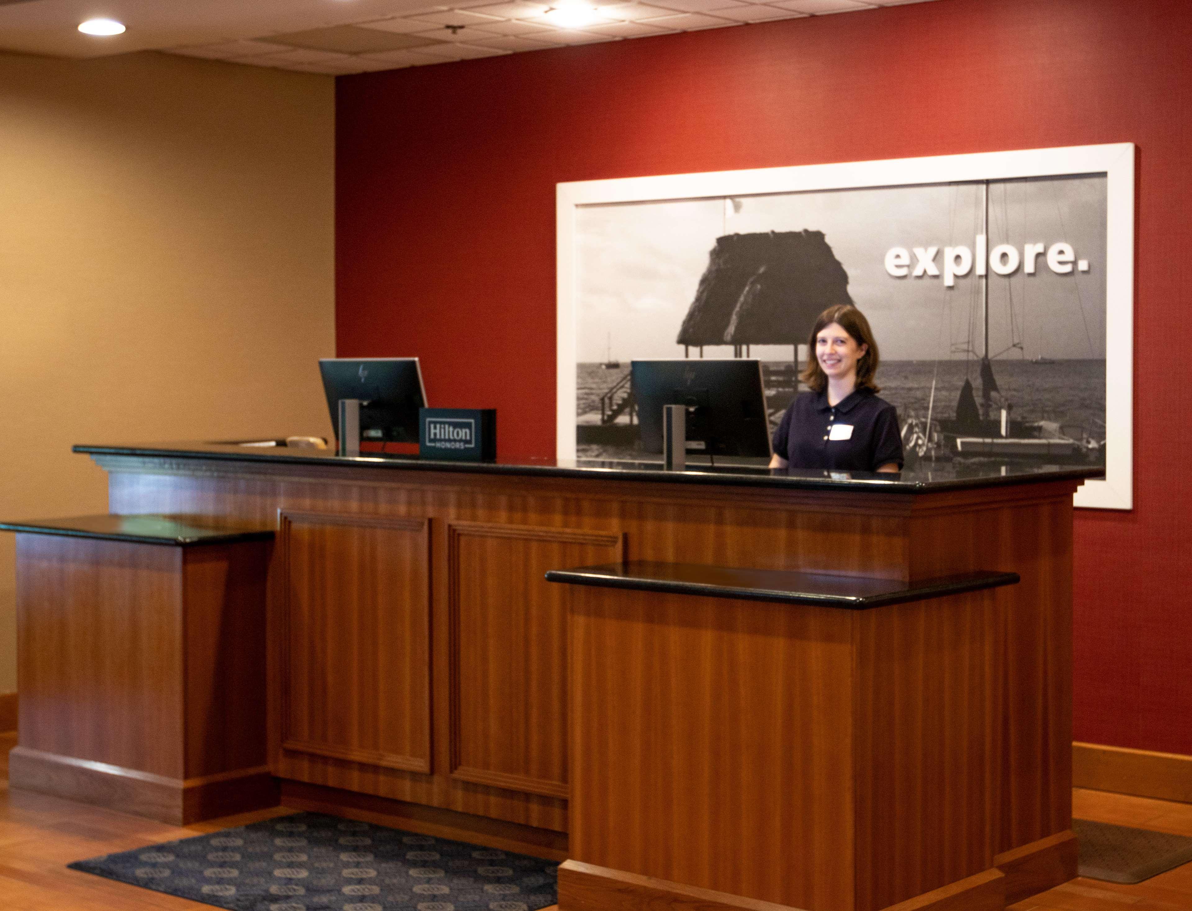 Hampton Inn Gloucester Exterior foto